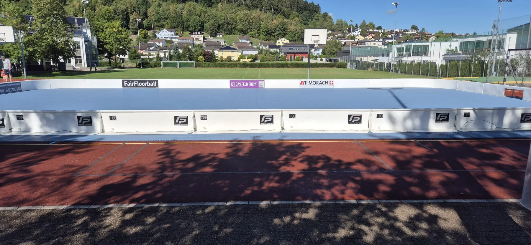 Street-Floorball-Feld auf dem Hartplatz beim Oberstufenzentrum Ägelsee in Wilen