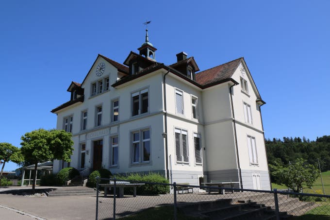 Schulhaus in Rossrüti beim Trainingsort von HotShots